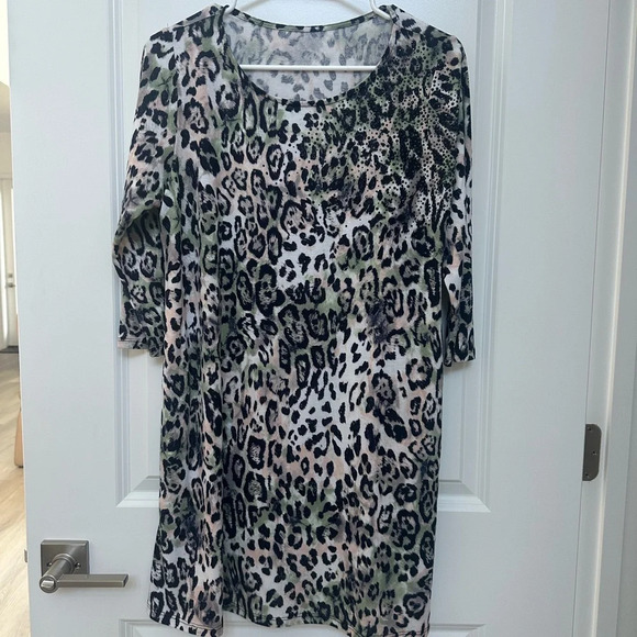 Women's small Animal Print Dress Pockets Black Multicolor
3/4 Sleeve - Picture 1 of 5